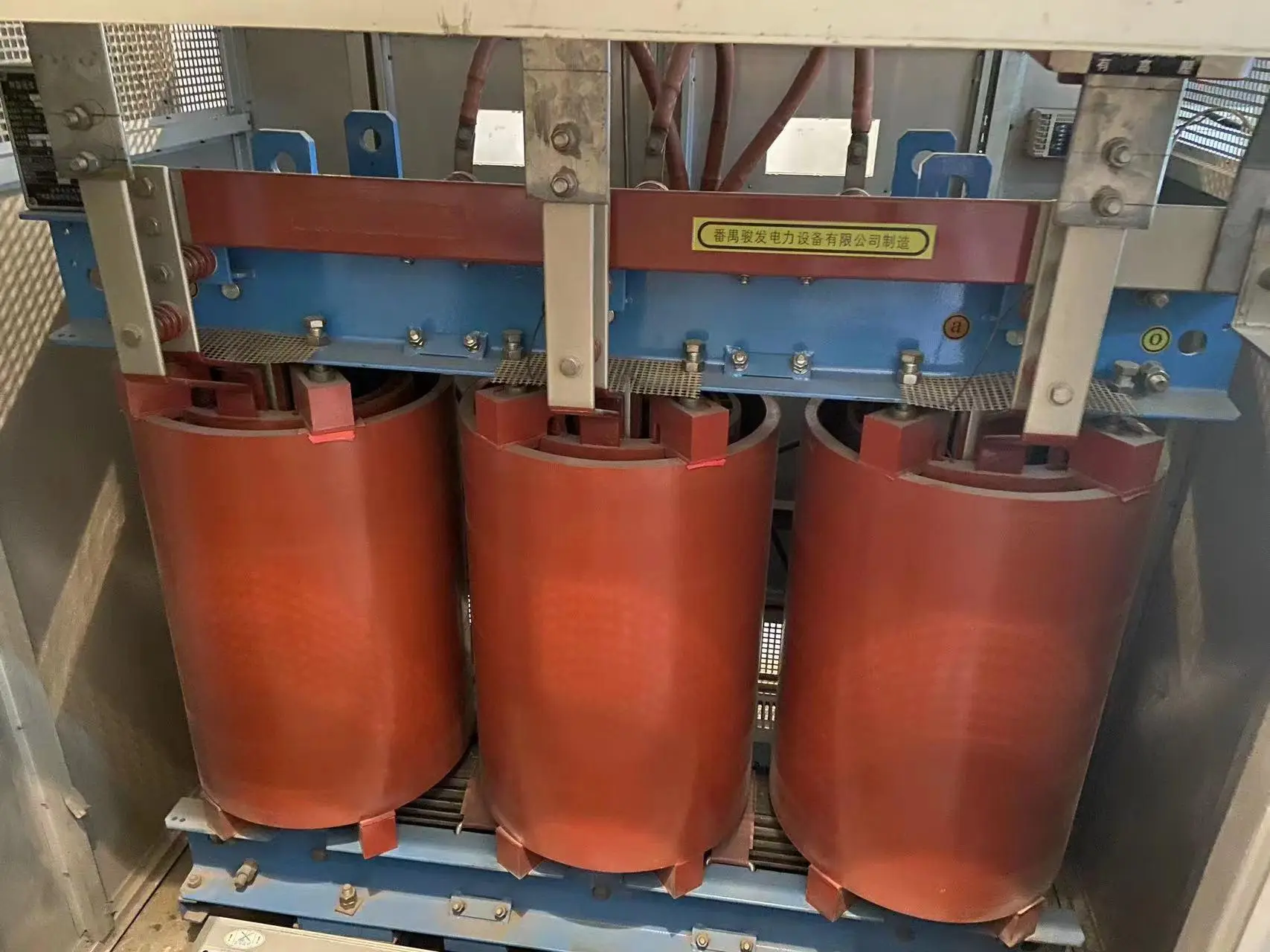 舊變壓器回收就選深圳市鑫進(jìn)發(fā)再生資源回收有限公司，專(zhuān)業(yè)回收多類(lèi)變壓器，價(jià)格合理服務(wù)優(yōu)